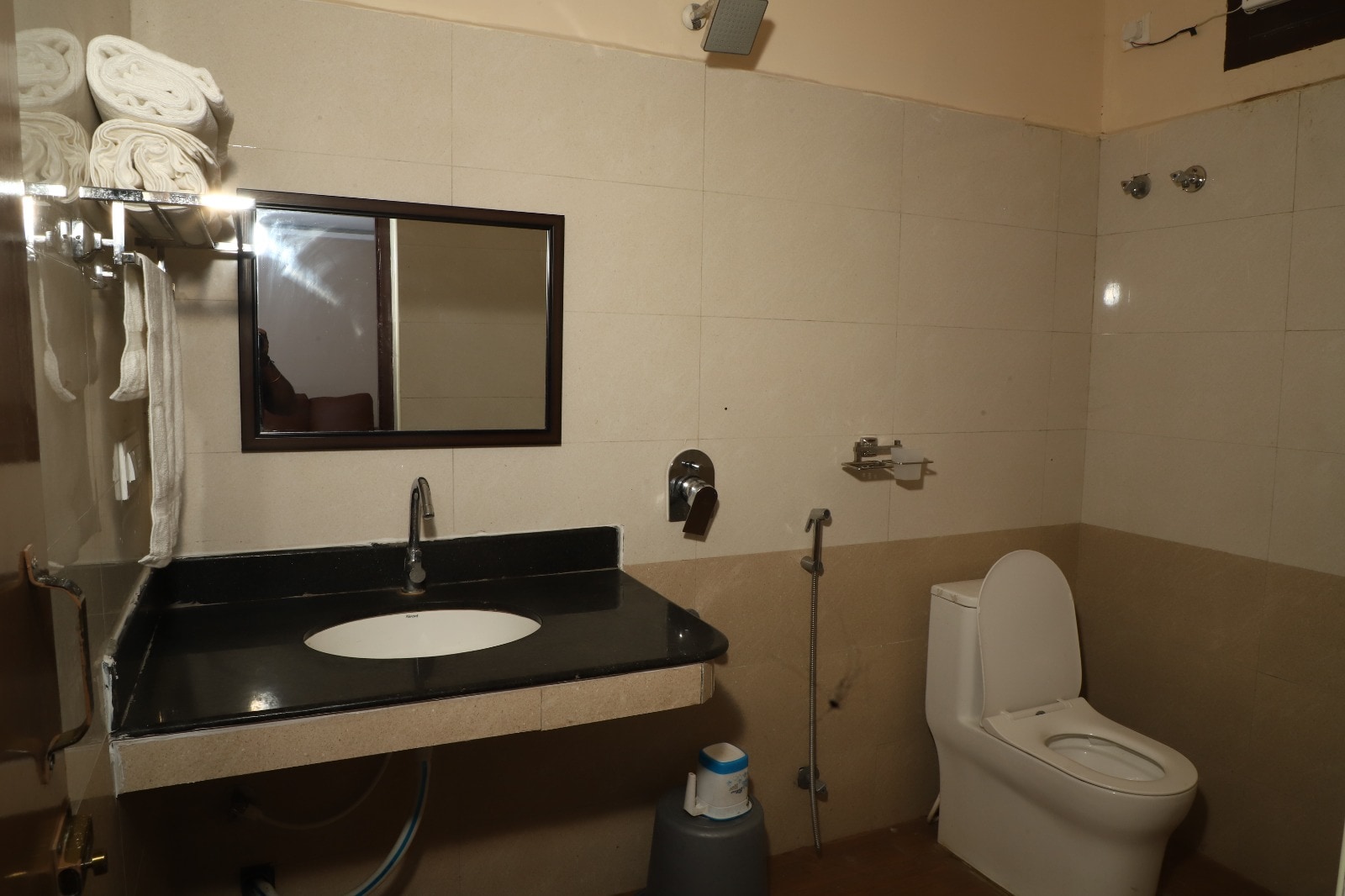 AK RESIDENCY - Tap to explore photos