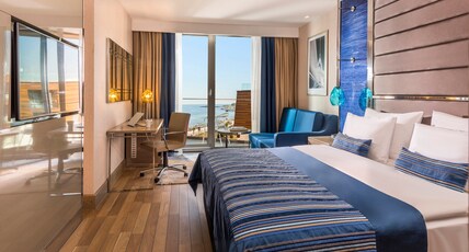 Crowne Plaza Istanbul Florya Room Type - 1 King Premium Sofa Side Sea View