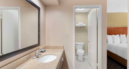 Best Western Oxnard Inn Room Type - 2 Queen Beds, Non-Smoking, Kitchenette, High Speed Internet Access, Coffee Maker, Continental Breakf Best Western Oxnard Inn Room Type - 2 Queen Beds, Non-Smoking, Kitchenette, High Speed Internet Access, Coffee Maker, Continental Breakf