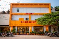 Address of Hotel Moon Year, Lucknow