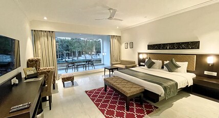 TatSaraasa Lake Resort & Spa Room Type - Premium Room by the Pool