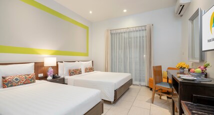 Hotel De Bangkok Room Type - Urban Triple Room