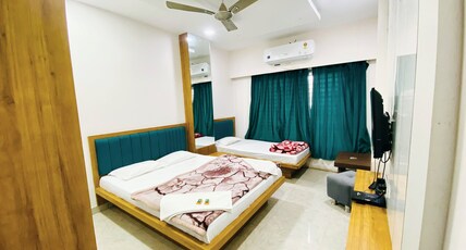 Raghuveera palace Room Type - Deluxe Triple Room