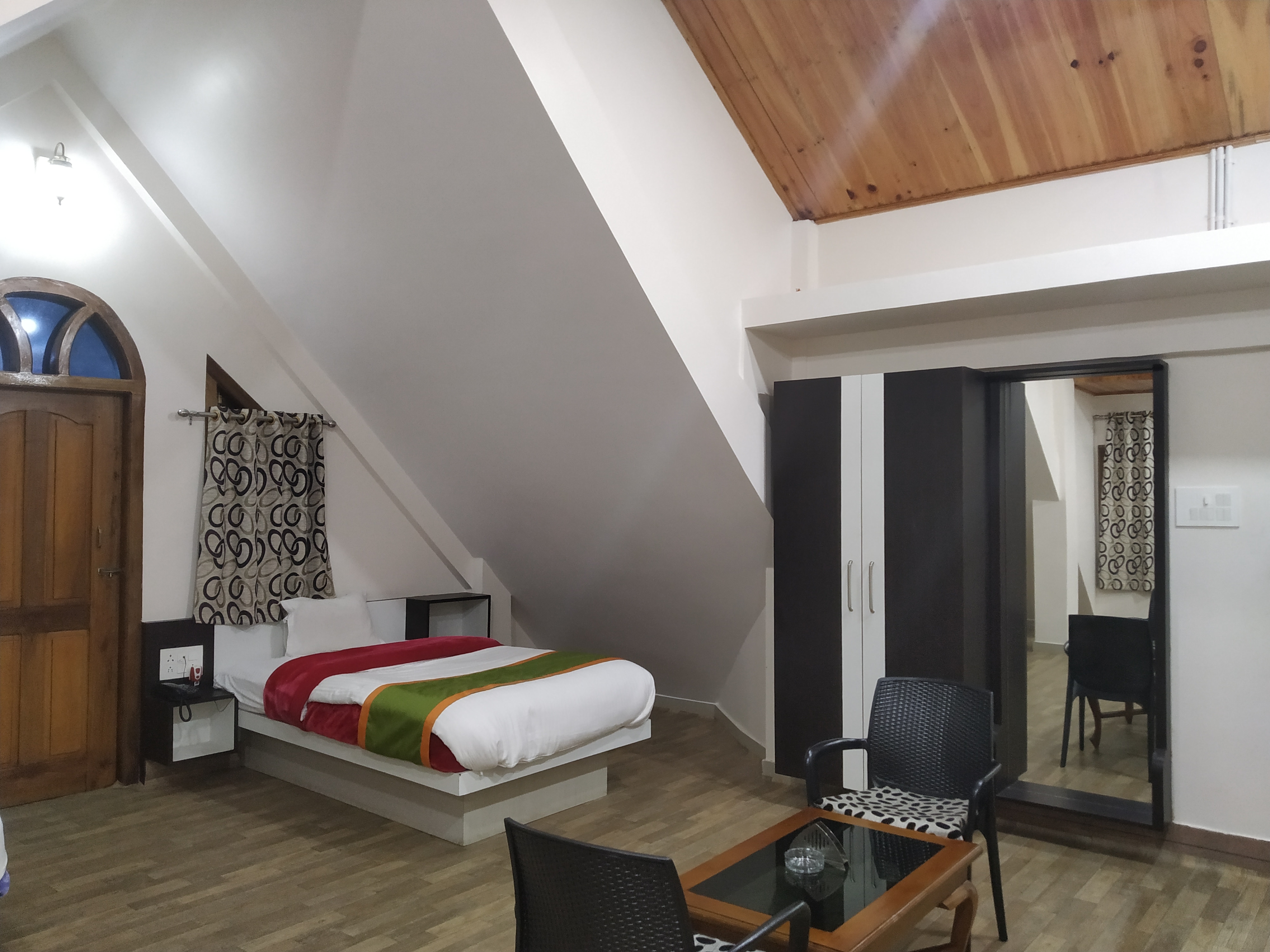 Ziro Palace Inn - Tap to explore photos