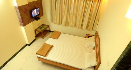 Hotel Pooja International Room Type - Deluxe Ac