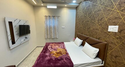 ARYA GUEST HOUSE Room Type - DELUXE ROOM