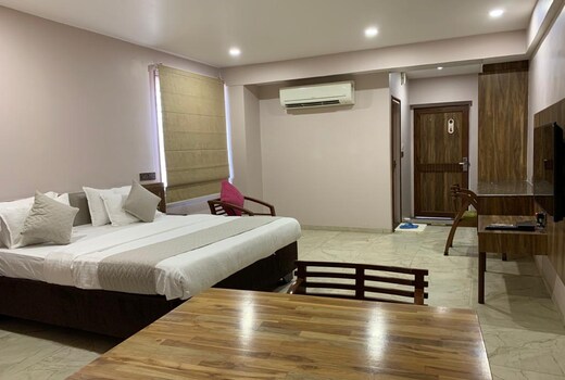 Hotel Radhe