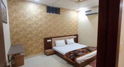 Hotel shri Vallabh kripa Room Type - Deluxe AC ROOM