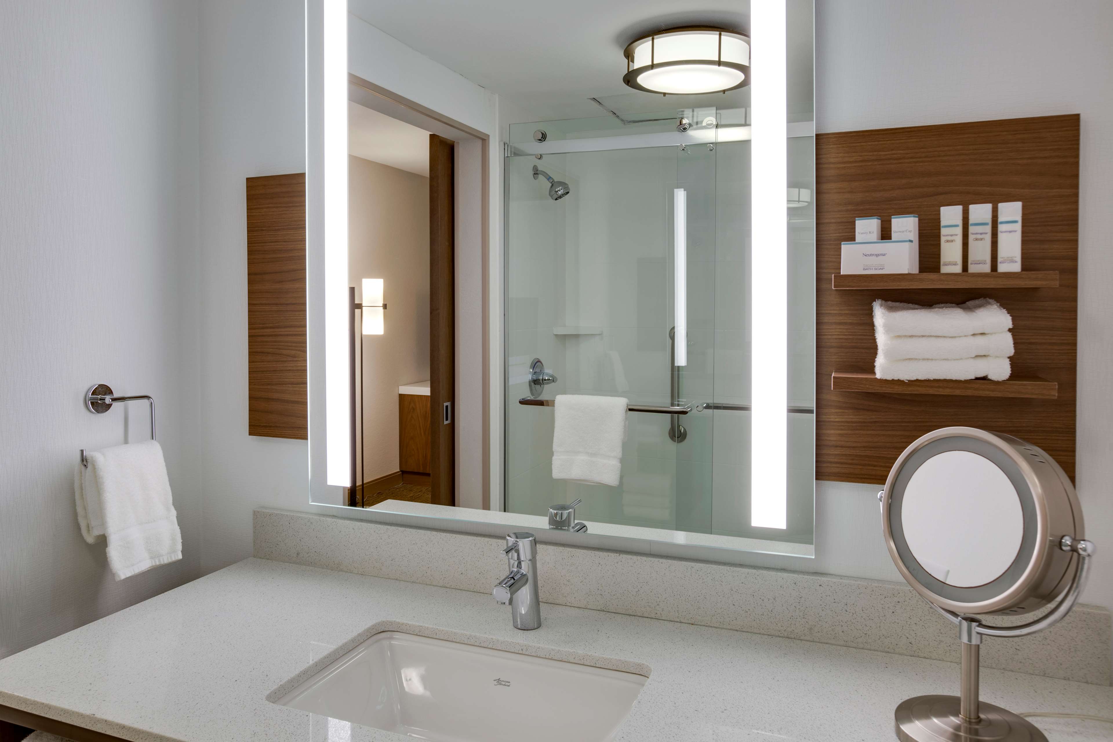 Hilton Garden Inn Oklahoma City Airport - Tap to explore photos