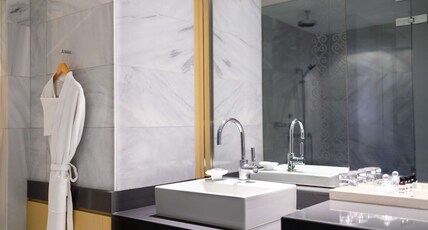 Hyatt Regency Dushanbe Room Type - 1 King bed with Club Access and Lake View
