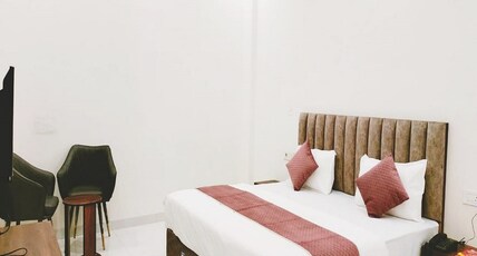 Hotel Surya Inn near PVR GT Road Panipat Room Type - Deluxe Room Hotel Surya Inn near PVR GT Road Panipat Room Type - Deluxe Room
