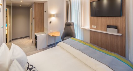 Holiday Inn Express - Erlangen Room Type - 1 Queen Standard