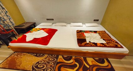 Rajs (Loadging & fooding) Room Type - Standard Double Bed Room