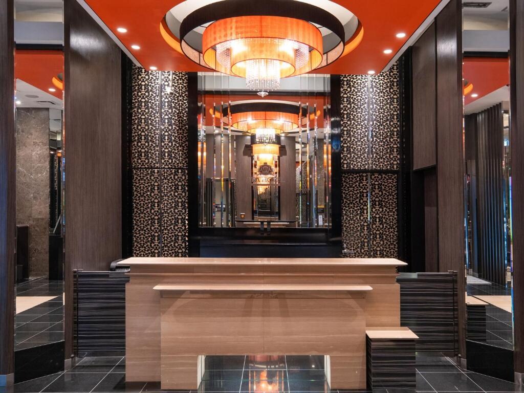 APA Hotel Higashi Shinjuku Kabukicho - Tap to explore photos