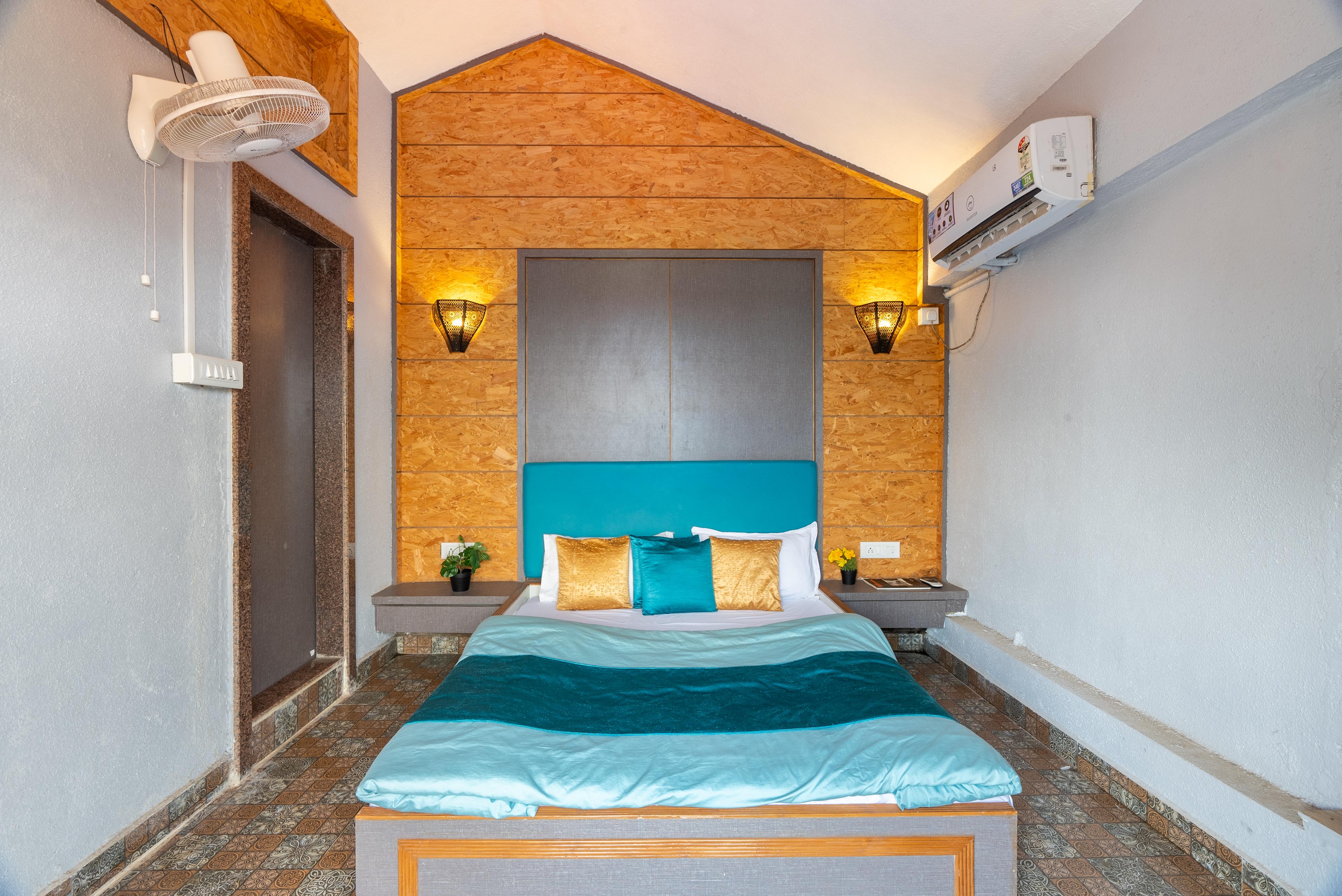 Luxury Toska 6BHK with Private Pool - Tap to explore photos