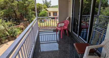 Hotel Happy Home Room Type - King Bed Room with Hill View Hotel Happy Home Room Type - King Bed Room with Hill View