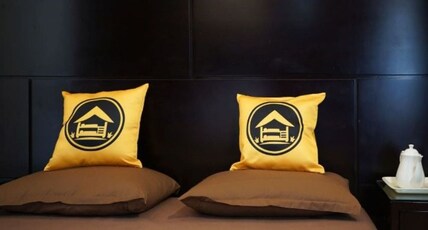 The Hosteller Bam Udaipur, Artist House Room Type - Deluxe Double Room with Pool View