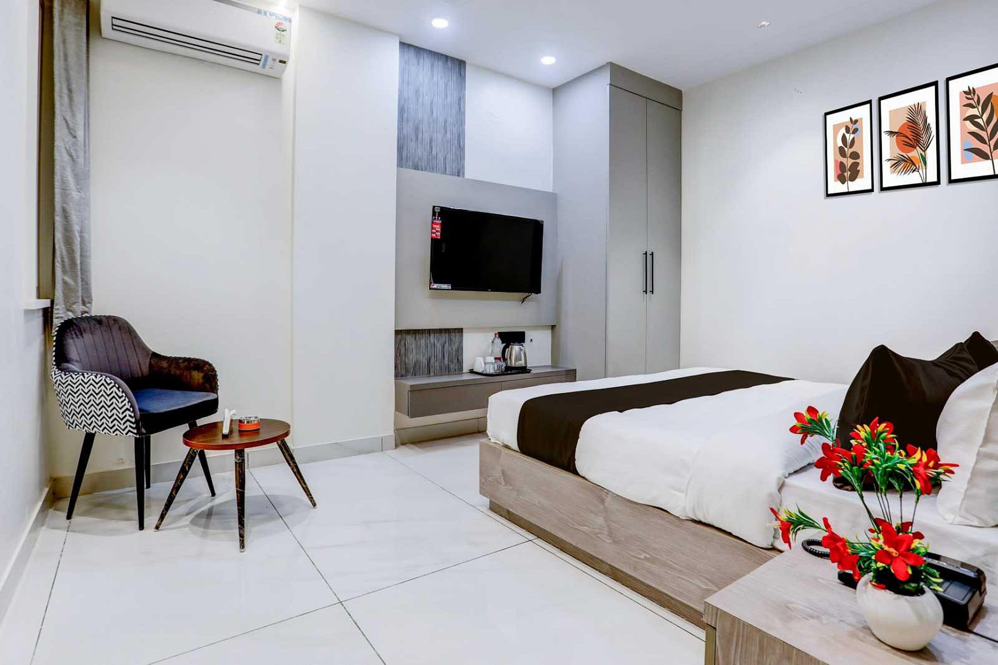 Hotel O Rao Umrao Hotel - Tap to explore photos