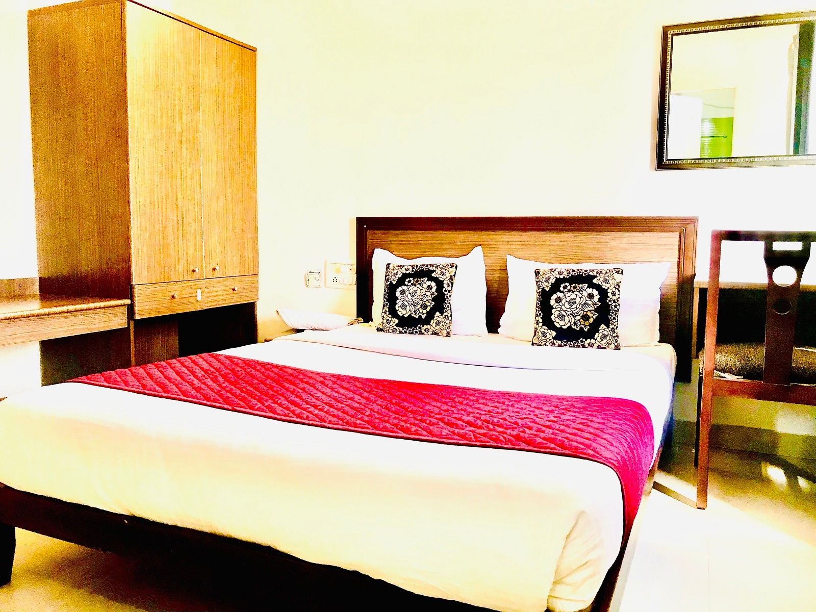 Hotel Halfmoon Hospitality - Tap to explore photos