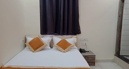 HOTEL GLACIER Room Type - Standard AC Indian Washroom