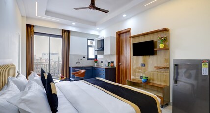 Hotel royal residency medanta sector 39 gurgaon Room Type - Deluxe Room With Balcony and Kitchenette