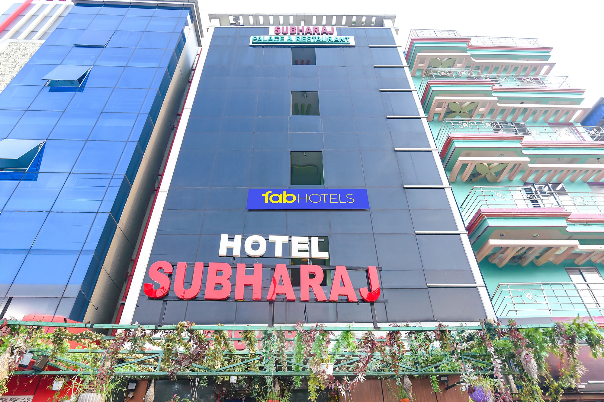 FabHotel Subharaj Palace - Tap to explore photos