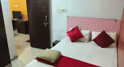SMJ GRAND HOTEL - MELMARUVATHUR Room Type - Executive AC Triple Room