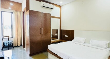 Aarambh Palace hotel and Spa Room Type - Delux Room With King Bed