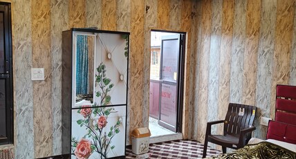 Raheemia Home Stay Room Type - Executive Room