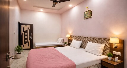 Hotel SS Palace & Restaurant Room Type - Family Room
