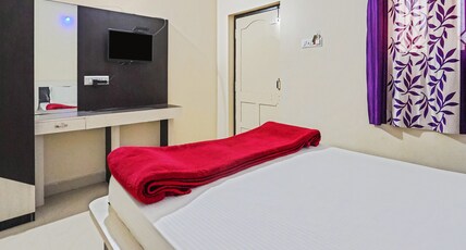 Hotel Seascape.(300 meters from Sea Beach) Room Type - Classic Double non ac Room (GROUND FLOOR )