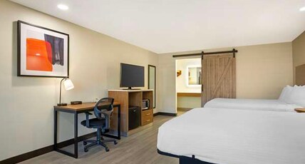 Best Western Shadow Inn Room Type - 2 Queen Beds, Non-Smoking, Sofabed, Microwave And Refrigerator, Full Breakfast