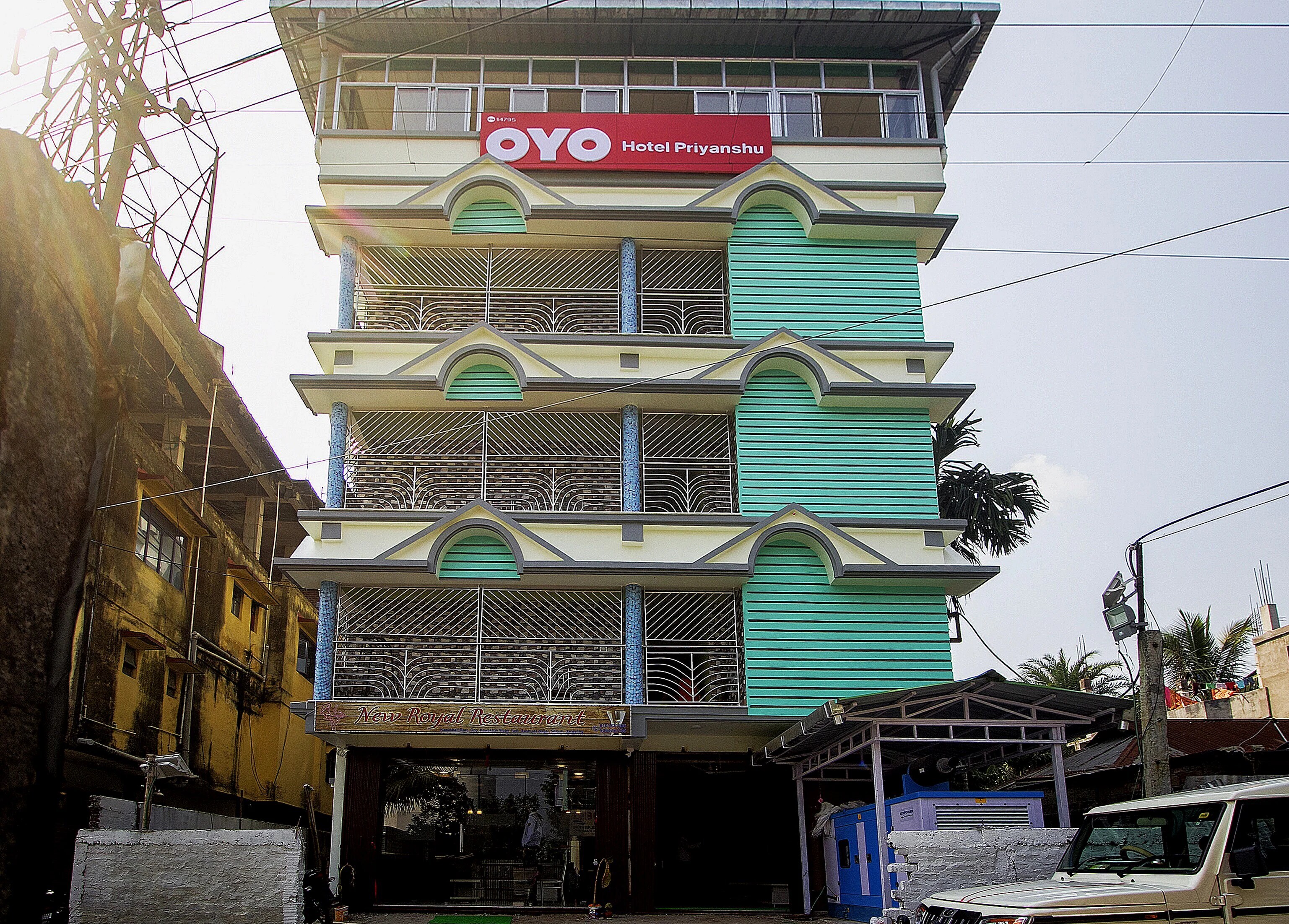 Capital O Priyanshu - Tap to explore photos