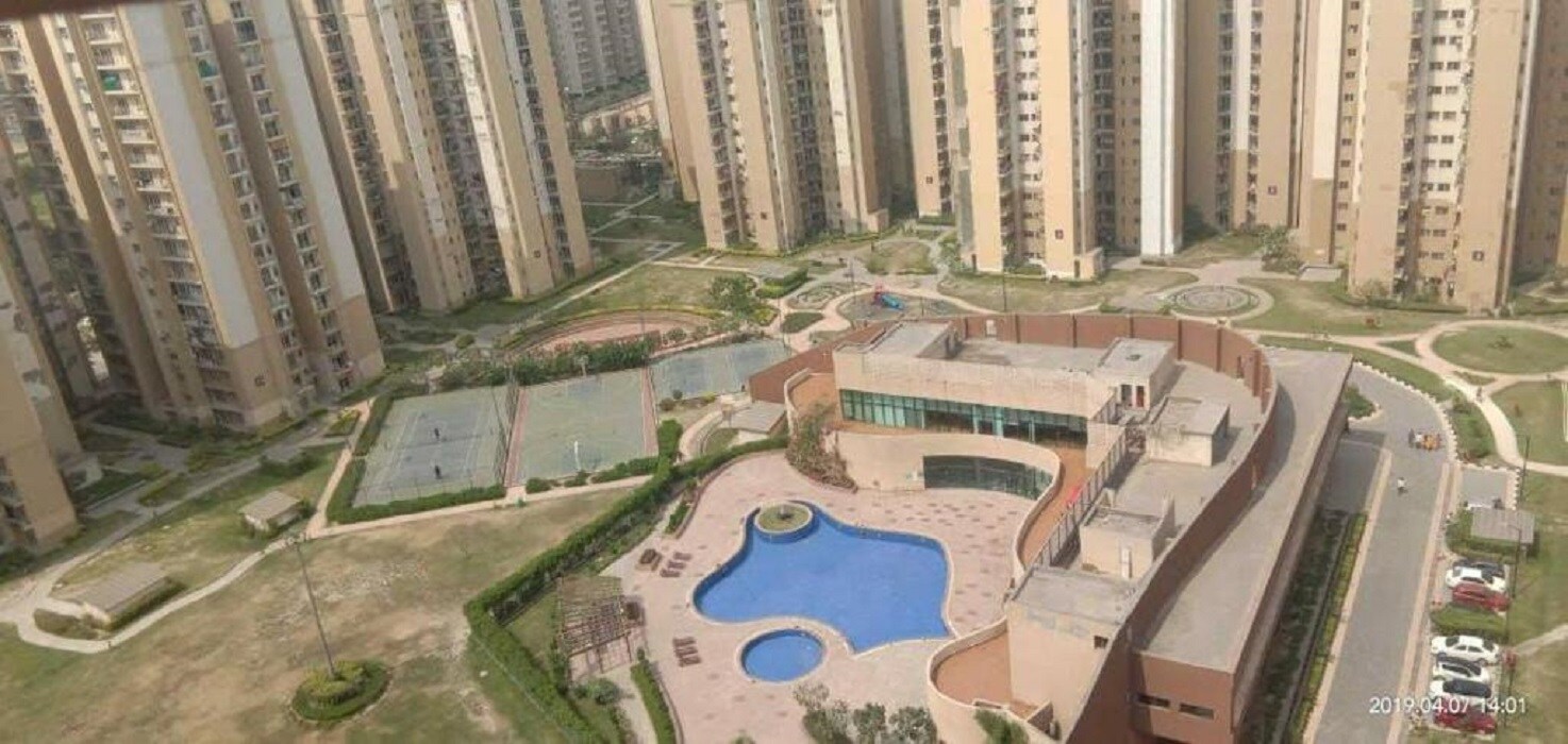Noida Luxurious Independent 1 BHK Studio Apartment - Tap to explore photos