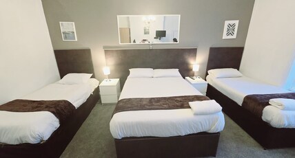 Kingswood Hotel Room Type - Standard Family Room for 4