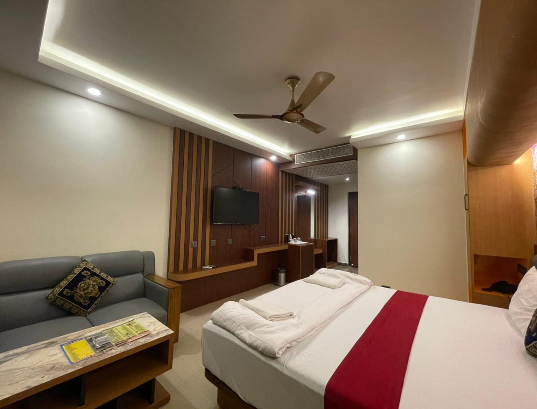 Asha Premium - Tap to explore photos