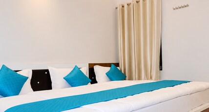 Aashirwaad Guest House Room Type - Deluxe Triple Room