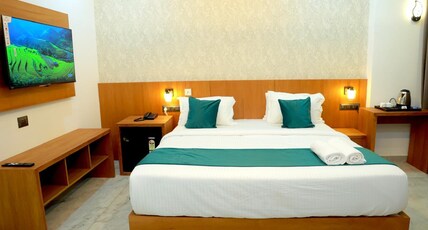 Palm Wave Beach Resort Room Type - Ocean view suite room small balcony
