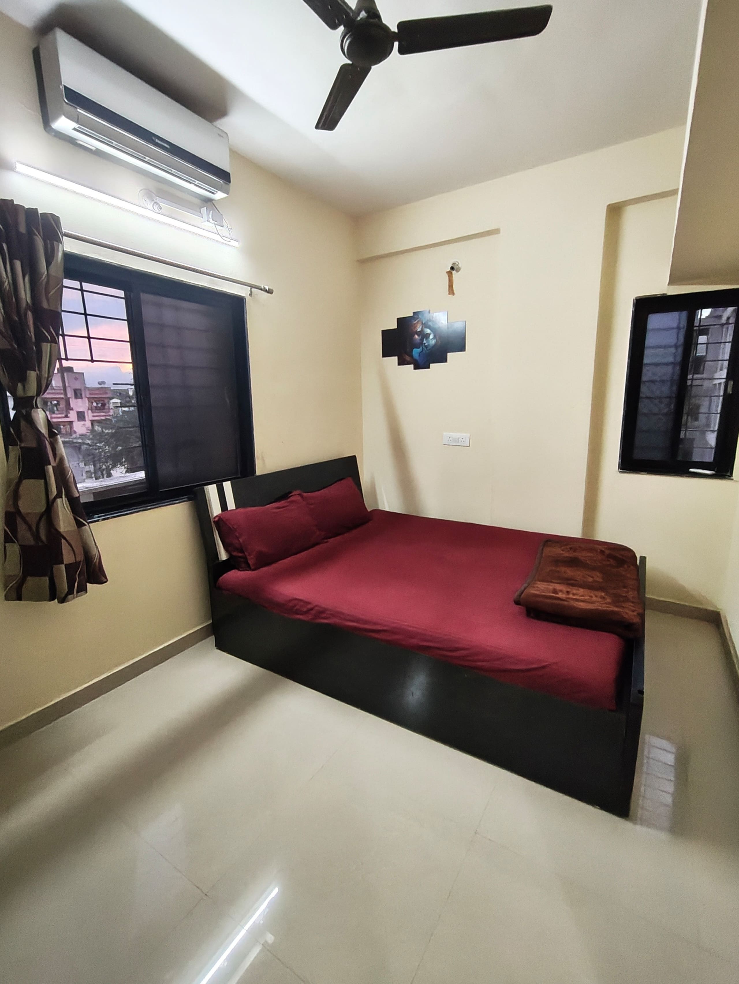 1BHK comfy Stay 4 by sunshine comfystay - Tap to explore photos