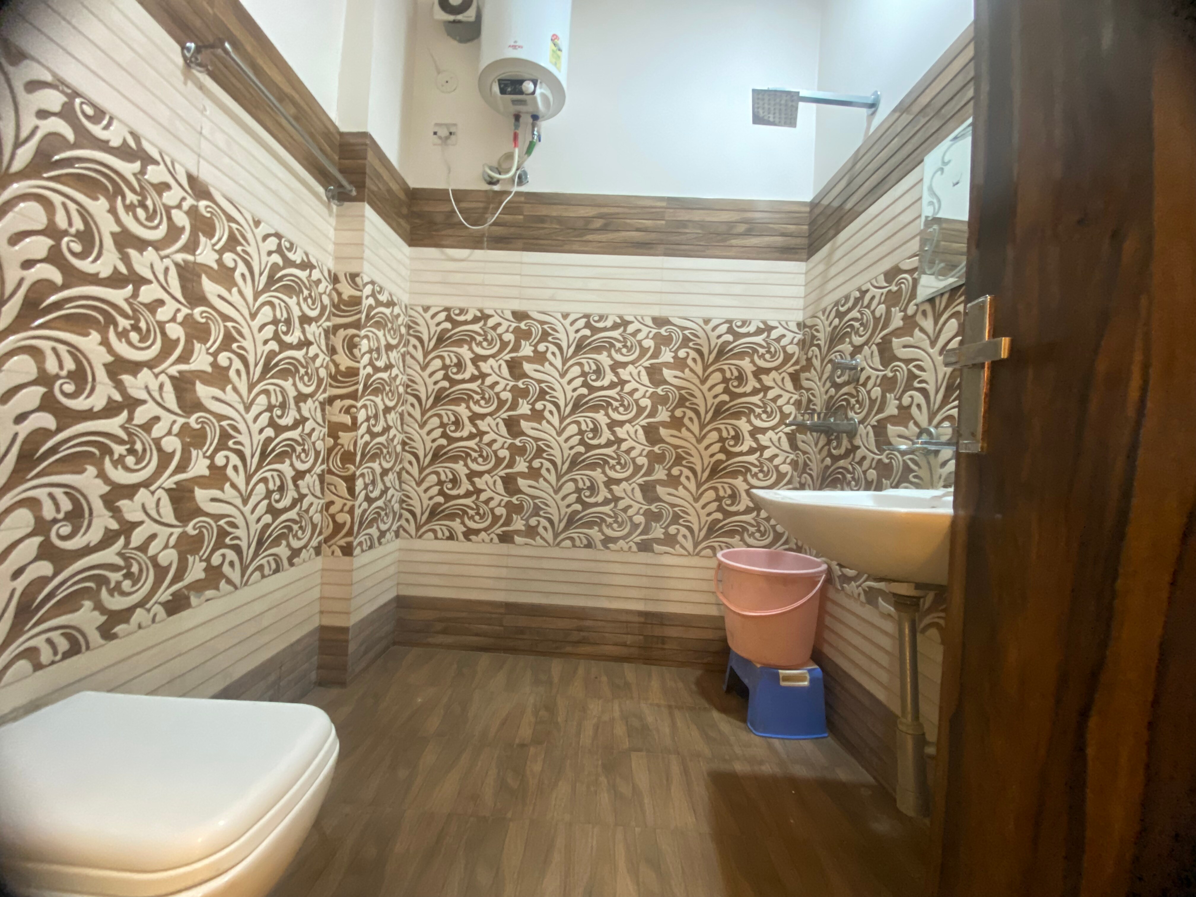 Hotel SK Paradise - 50 Meter From Golden Temple - Tap to explore photos