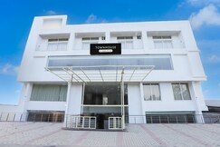 Super Townhouse Tender Village Formerly Seven Seas