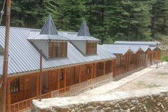 SNOW PINE HOME STAY