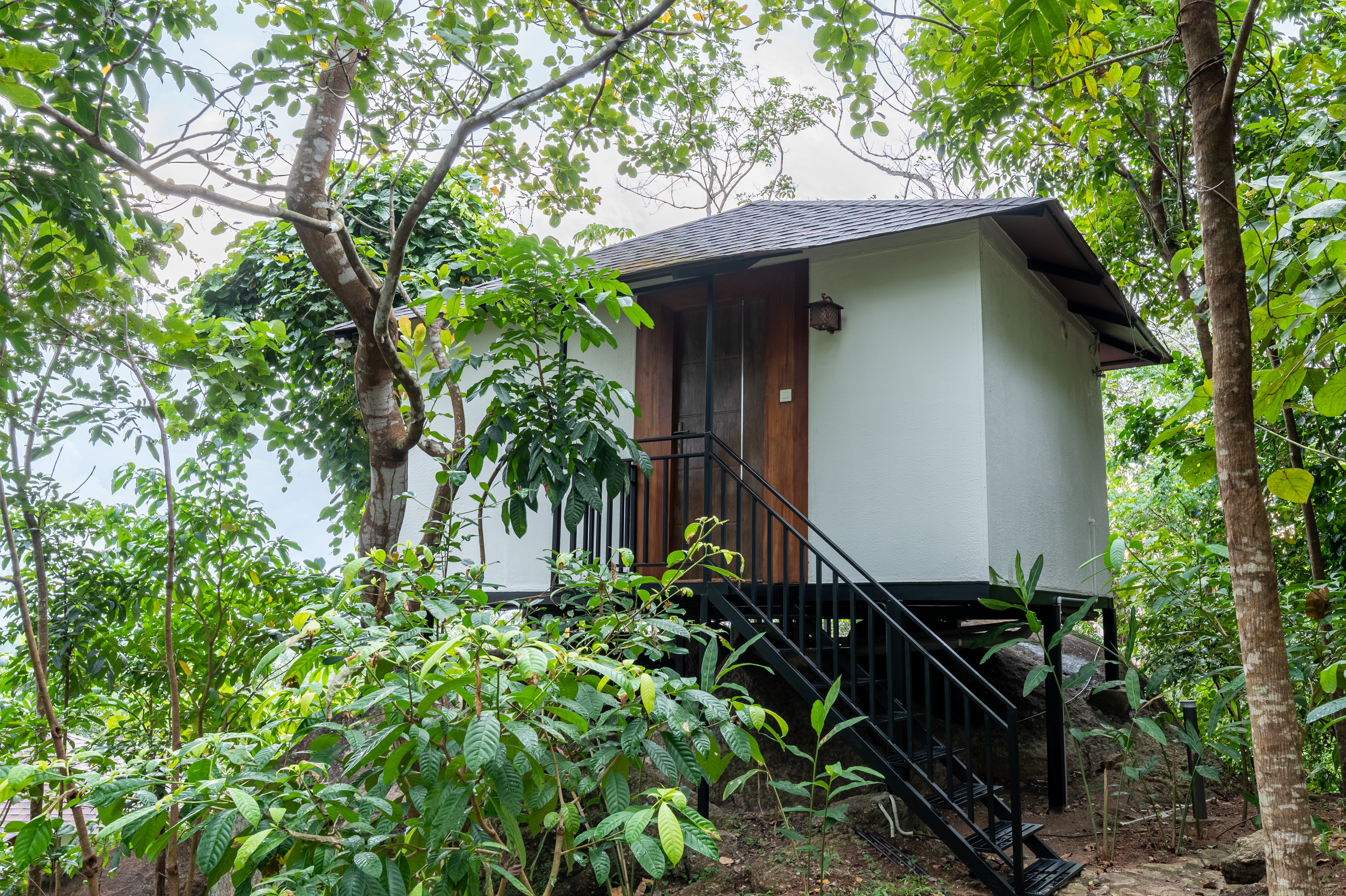Cottage w pool overlooking Jatayu | Arayaal - Tap to explore photos