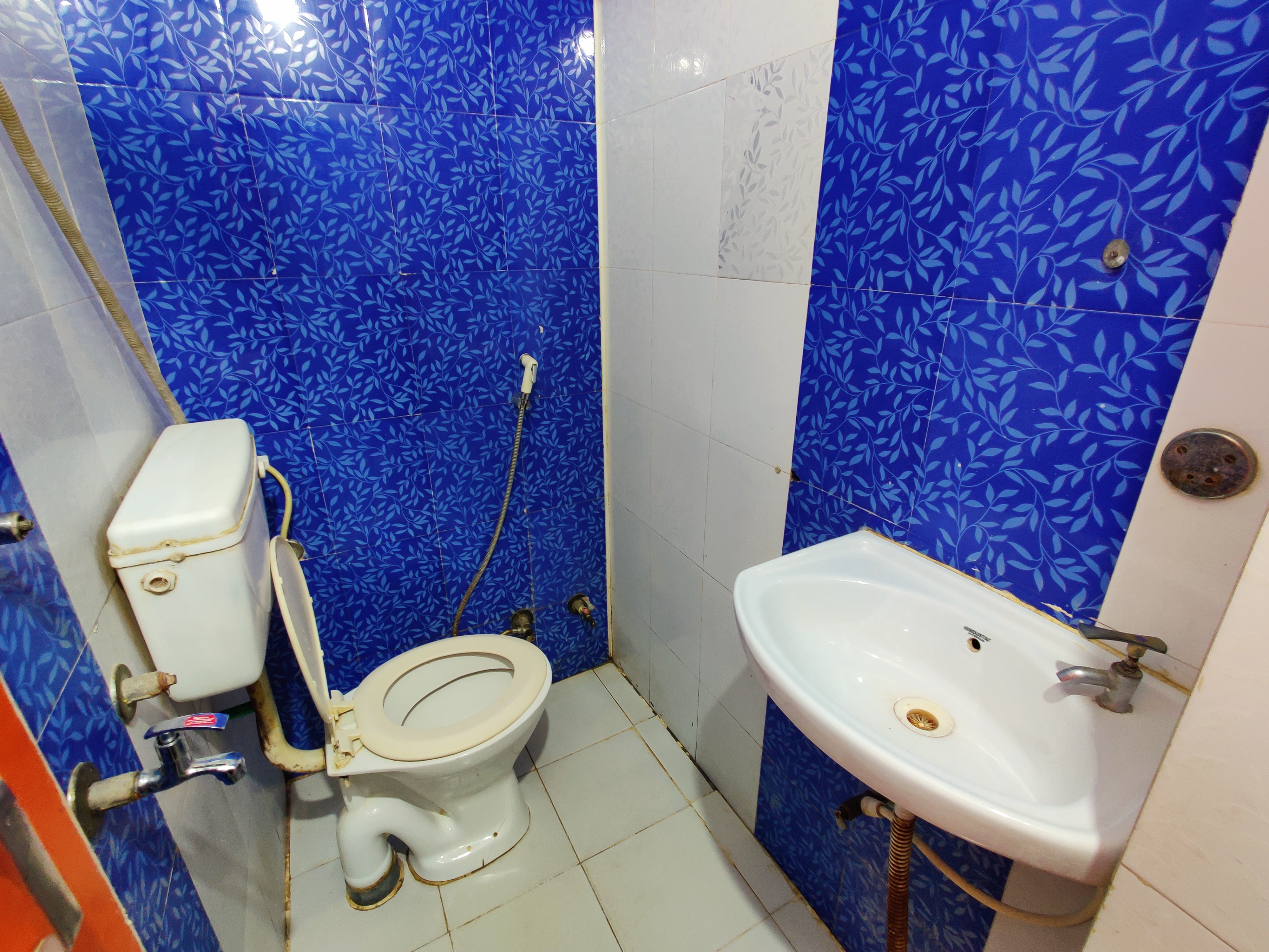 Shriji Hotel - Tap to explore photos