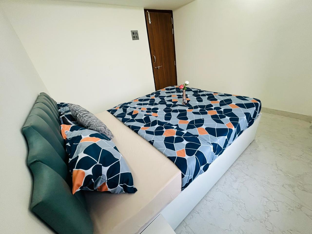 Lake View 2BHK Powai Near IIT & JVLR - Tap to explore photos