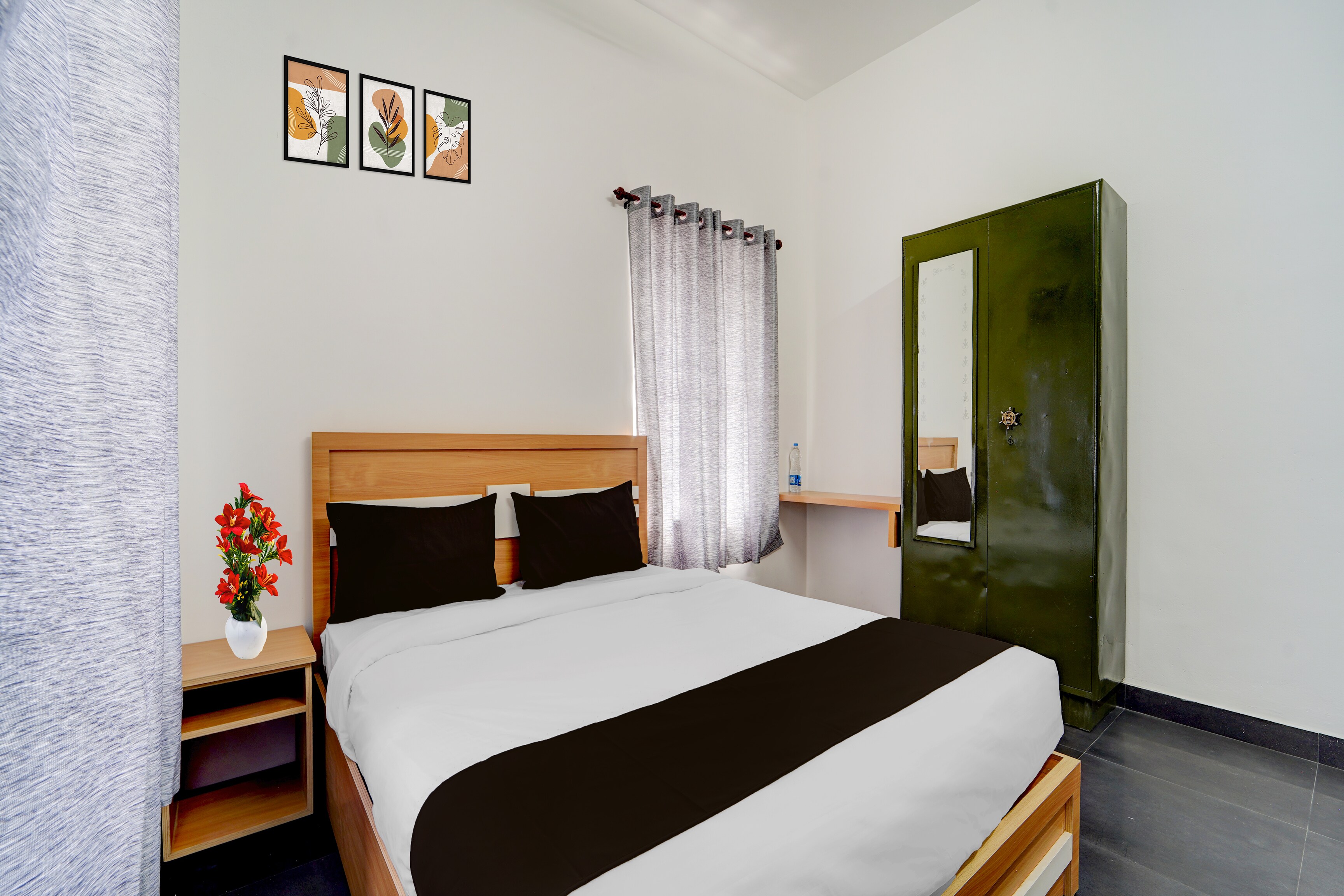 Super Hotel O Thiruvananthapuram Kochuveli Formerly Jasmin Villa - Tap to explore photos