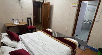 Hotel Silver Jubilee Room Type - Standard Double Room