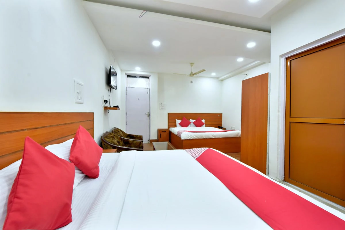 Sunita Hotel and Restaurant Room Type - Deluxe Family Room