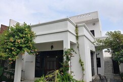 The Royal Stay Villa & Guest House