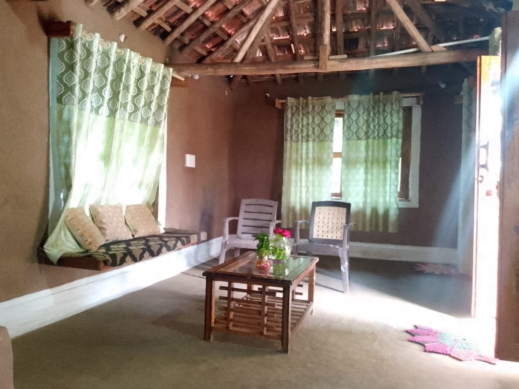 Hills view Homestay kajra - Tap to explore photos